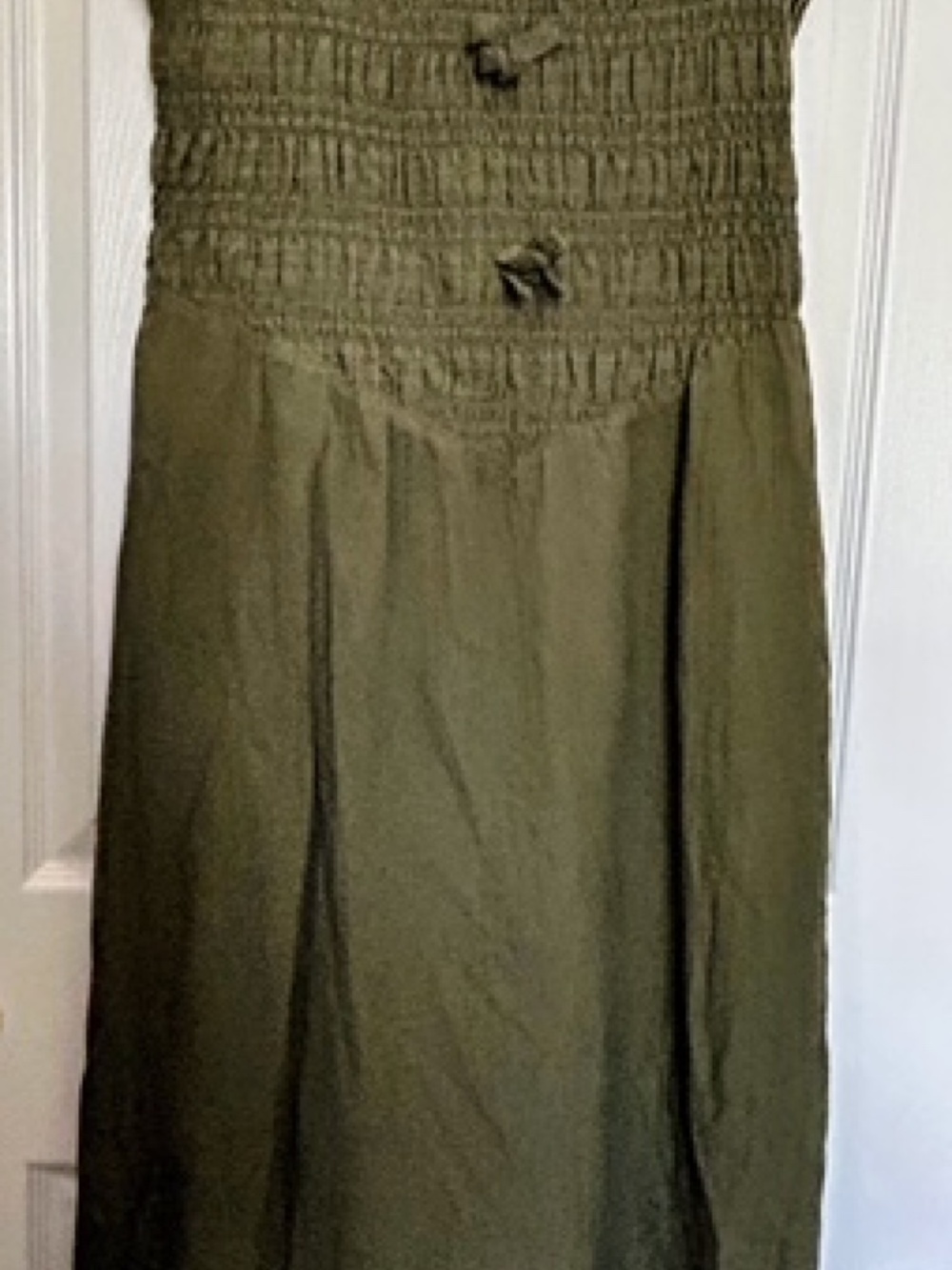 AMERICAN EAGLE SHIRRED DRESS MIDI SIZE 8 OLIVE GREEN
